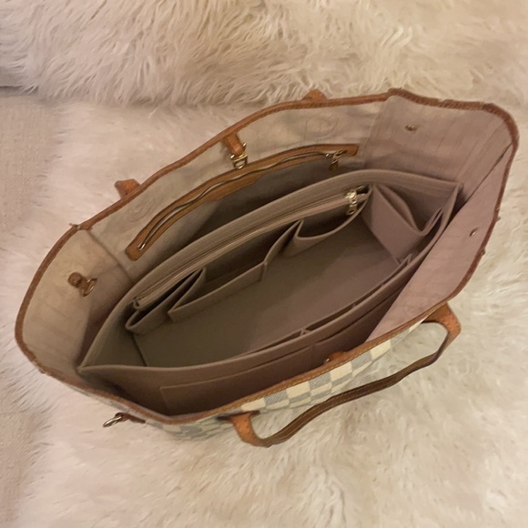 Louis Vuitton Damier Azur MM Neverfull - Picture 10 of 17